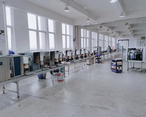 Baixo consumo de energia 220V Voltagem triturador de gelo máquina de gelo raspado em 2L armazenamento de gelo