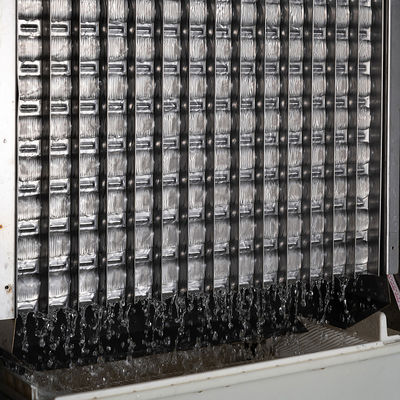 Máquina automática de compressão de gelo de 280 kg por dia LZ-600 para fabricação de gelo de cubo crescente